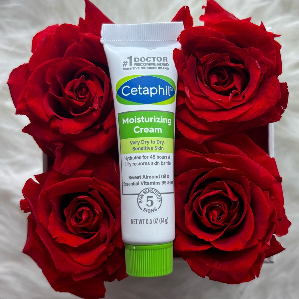 Cetaphil Moisturizing Cream Very dry to dry, sensitive skin